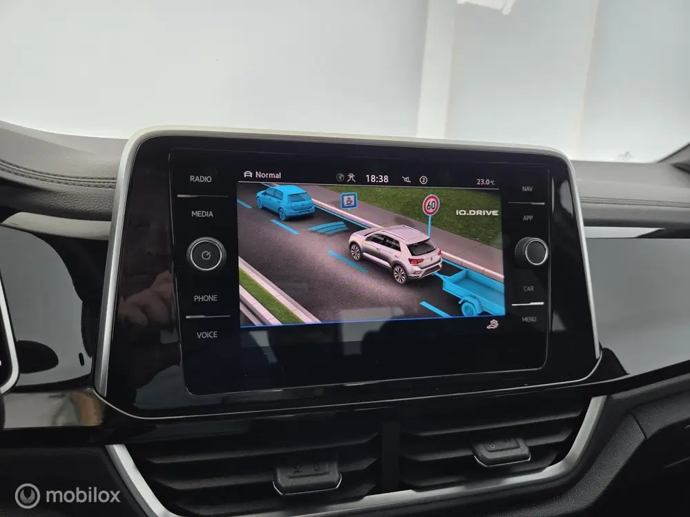 Volkswagen T-Roc 1.5 TSI R-Line Business+ trekhaak|IQ.led|ca uit 2023, foto 11