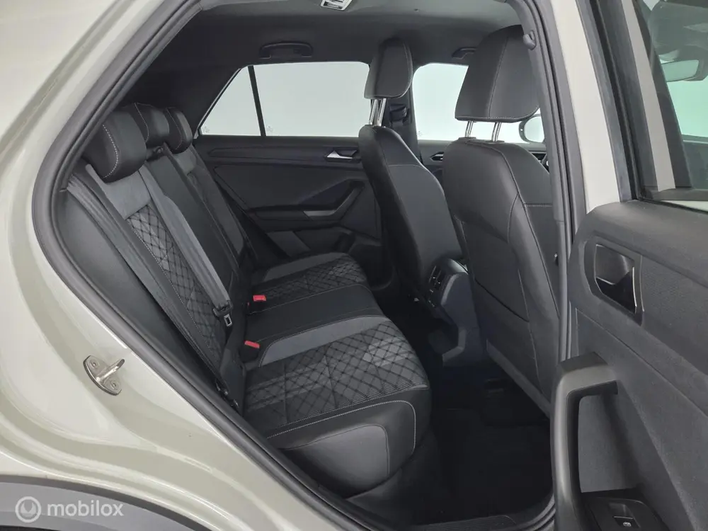 Volkswagen T-Roc 1.5 TSI R-Line Business+ trekhaak|IQ.led|ca uit 2023, foto 15