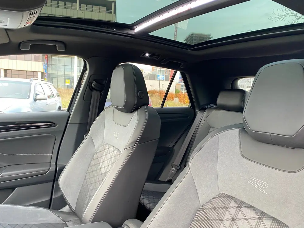 Volkswagen T-Roc 1.5 TSI 150pk 7-DSG 2024 Zwart uit 2024, foto 17