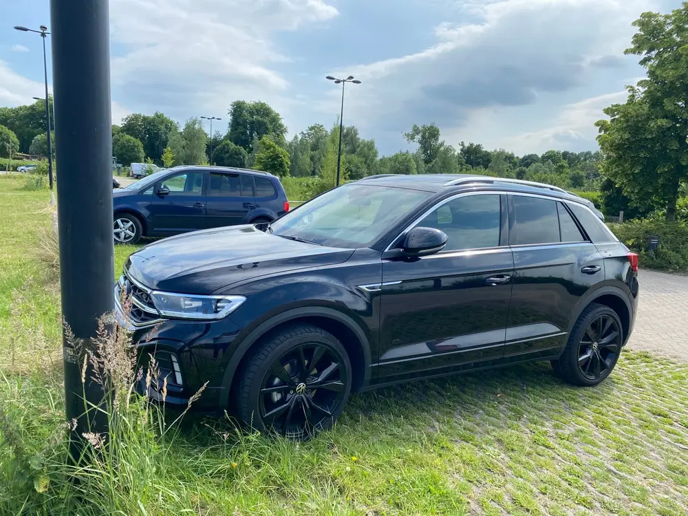 Volkswagen T-Roc 1.5 TSI 150pk 7-DSG 2024 Zwart uit 2024, foto 2