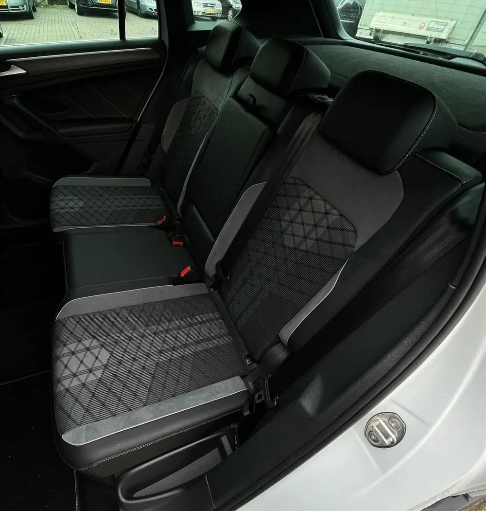 Volkswagen Tiguan 1.5 TSI 150pk 7-DSG 2X R-line uit 2022, foto 11
