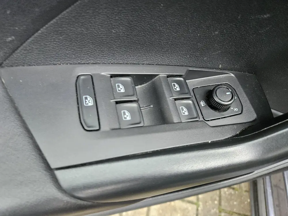 Volkswagen T-Cross 1.0 TSI Life (bj 2023, automaat) uit 2023, foto 6
