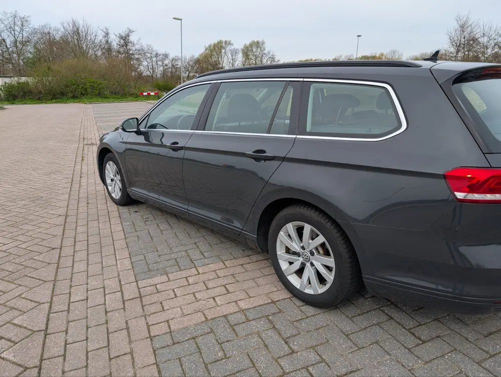Volkswagen Passat Variant Passat 2.0 TDI 150pk 2019 Grijs dealeronderhouden uit 2019, foto 9