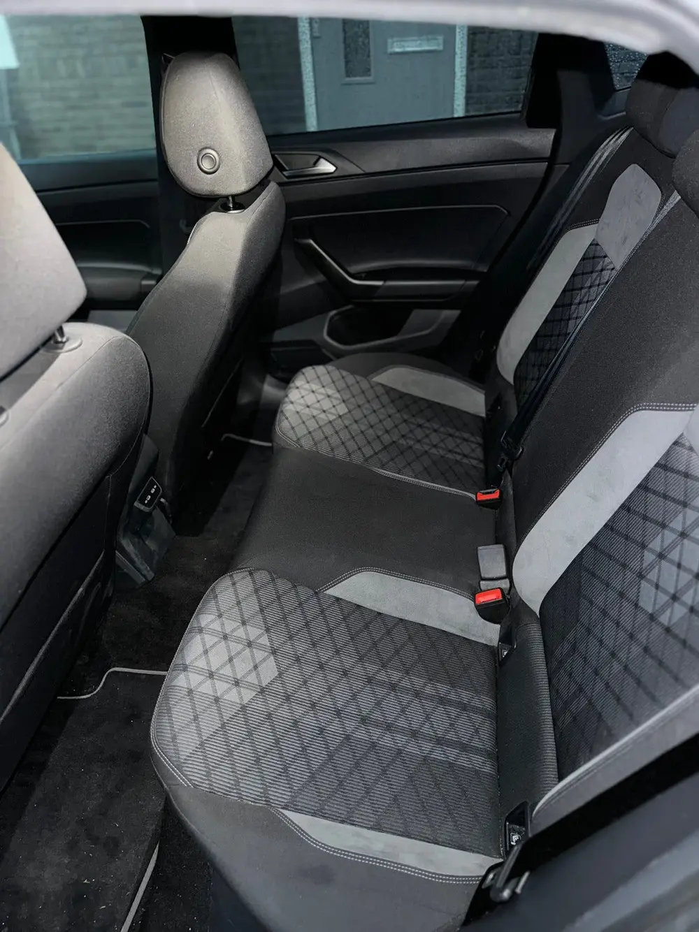 Volkswagen Polo 1.0 TSI 95pk 2022 Zwart uit 2022, foto 6