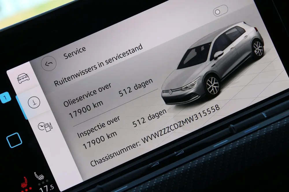 Volkswagen Golf 1.5 eTSI R-Line IQ-LIGHT PANO-DAK uit 2020, foto 17
