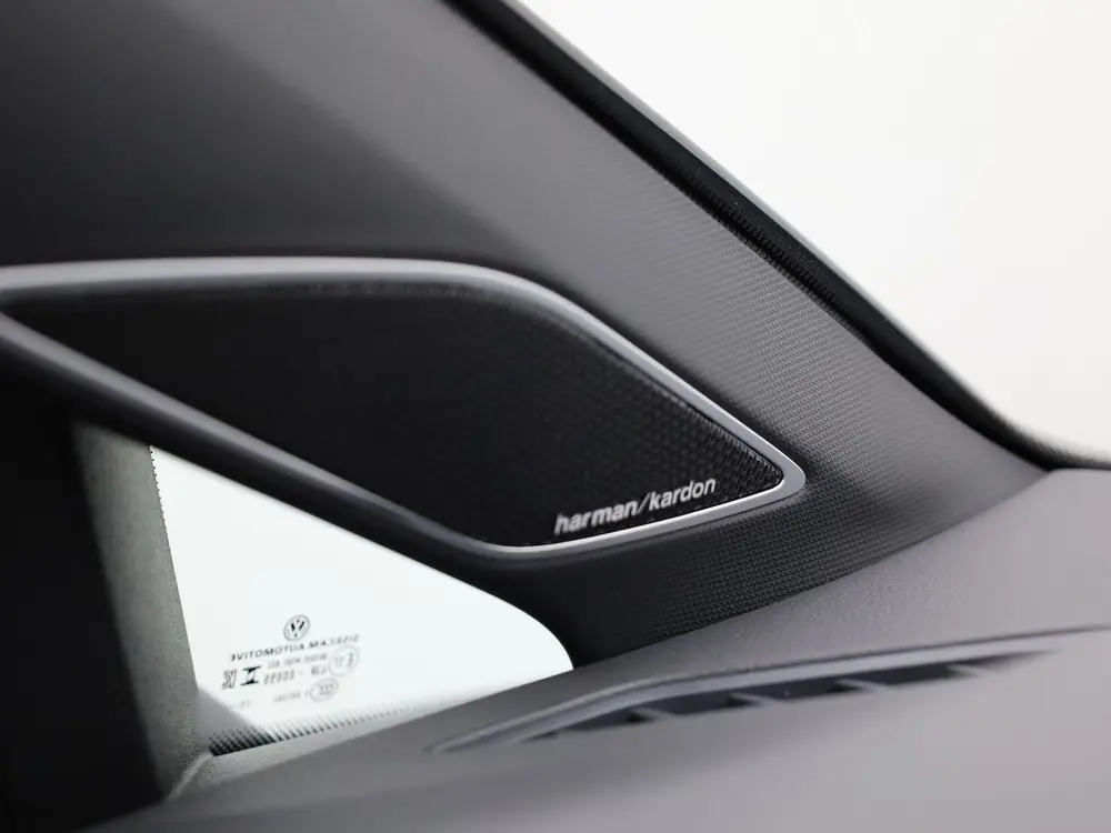 Volkswagen Golf 1.5 eTSI R-Line Edition | Pano | Keyless | T uit 2025, foto 14