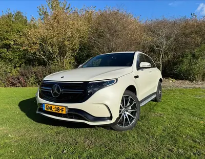 Mercedes-Benz EQC 400 AMG 4MATIC 408pk Designo Parelmoer Wit uit 2020