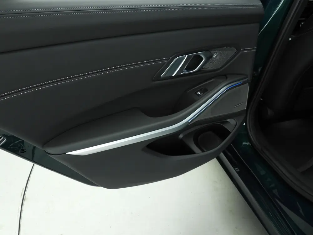 BMW D3S Touring XDrive | LED | Leder | HUD | P uit 2023, foto 18