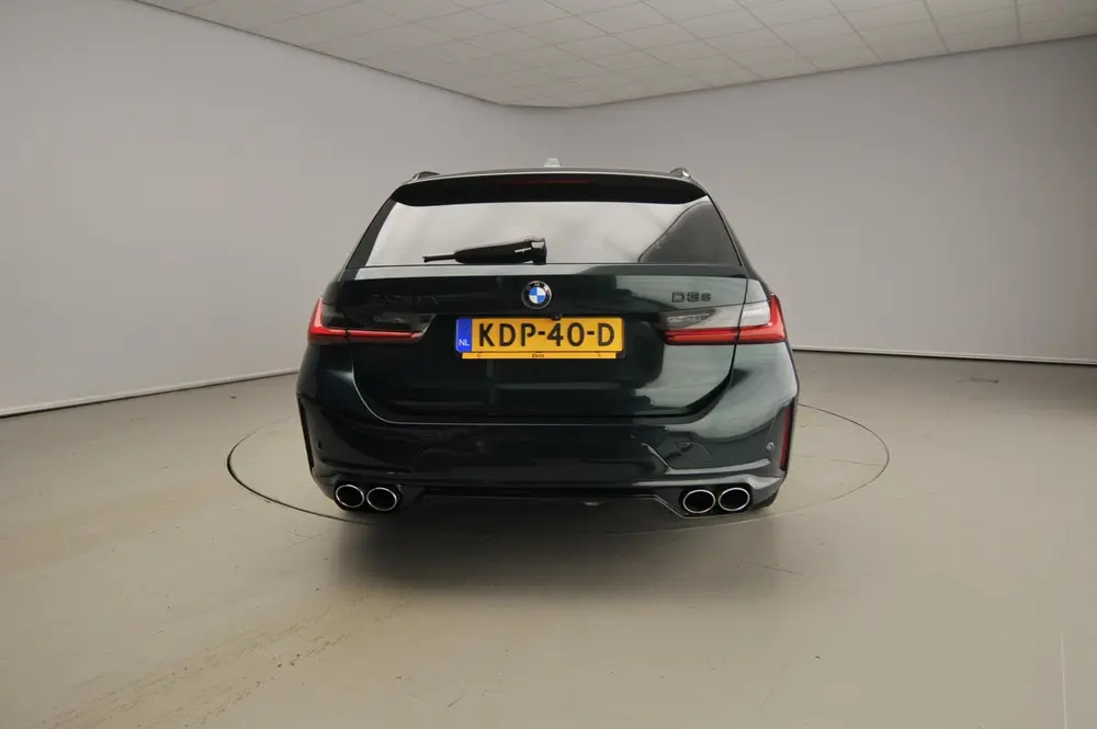 BMW D3S Touring XDrive | LED | Leder | HUD | P uit 2023, foto 3