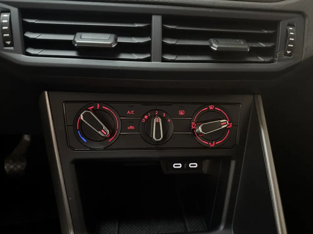 Volkswagen Polo 1.0 TSI R-Line Edition Navigatie Adaptive Cr uit 2021, foto 18