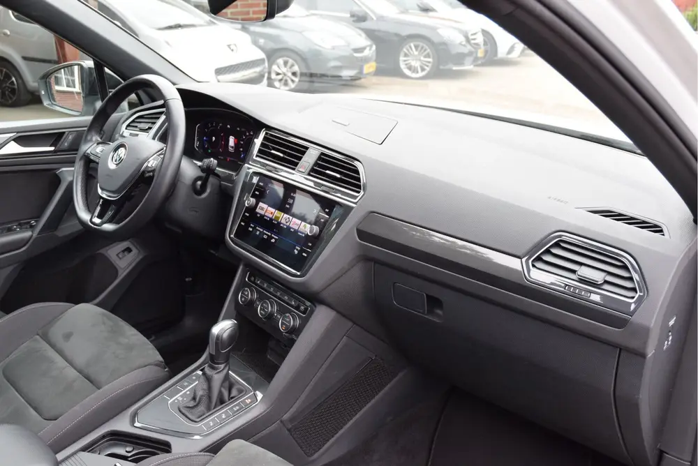 Volkswagen Tiguan 1.5 TSI ACT Highline Business R Line Panor uit 2020, foto 10