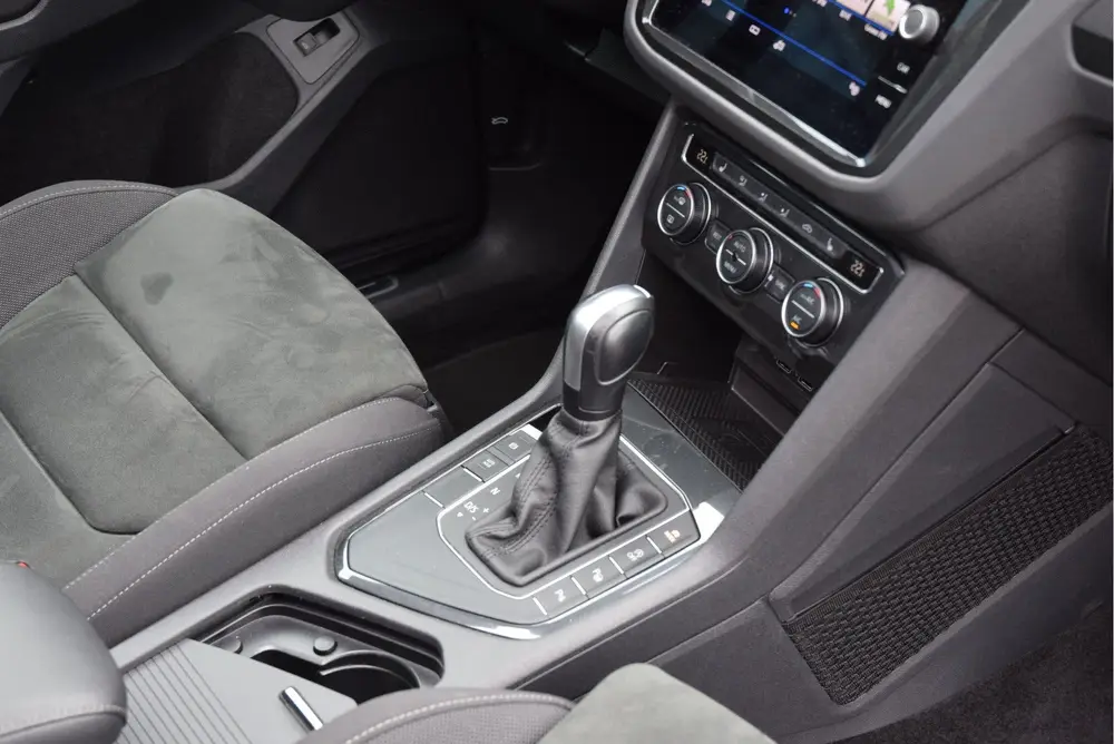 Volkswagen Tiguan 1.5 TSI ACT Highline Business R Line Panor uit 2020, foto 12