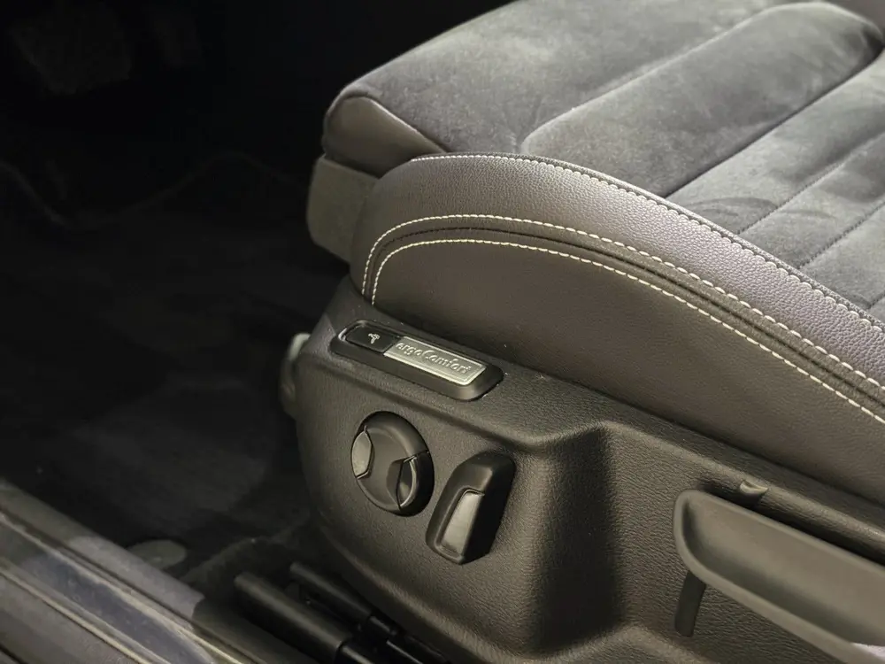 Volkswagen Passat Variant 1.4 TSI PHEV GTE / Virtual / Leder uit 2021, foto 10