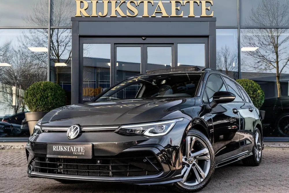 Volkswagen Golf Variant 1.5 eTSI R-Line|PANO|CAMERA|ACC|IQ uit 2022