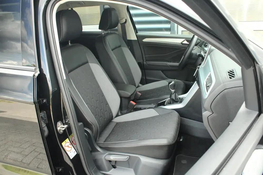 Volkswagen T-Roc 1.0 TSI 115pk Life 'Goal' | Allseasonbanden uit 2025, foto 15