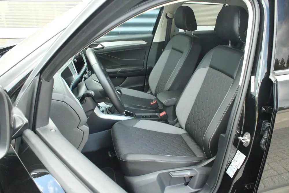 Volkswagen T-Roc 1.0 TSI 115pk Life 'Goal' | Allseasonbanden uit 2025, foto 4
