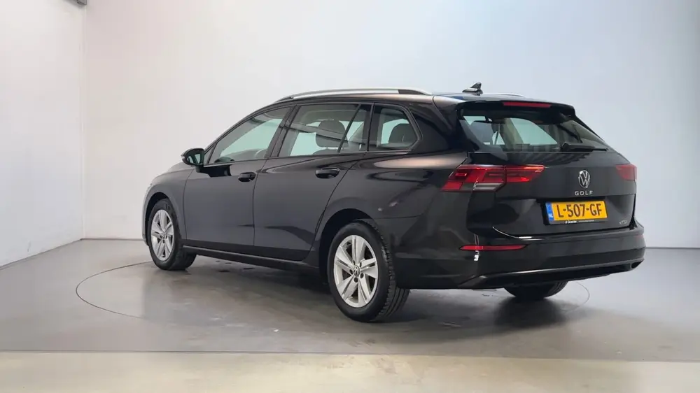 Volkswagen Golf Variant 1.0 eTSI DSG Life Navigatie Sfeerver uit 2021, foto 6