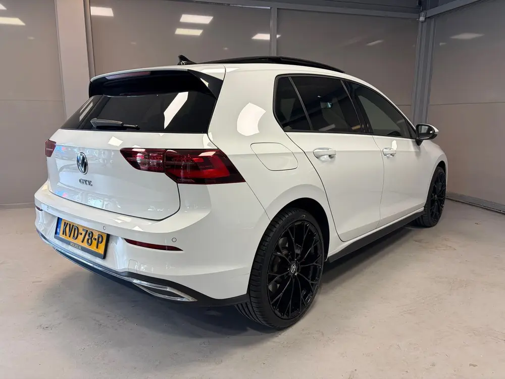 Volkswagen Golf GTE 1.4 eHybrid | panorama-dak | iQ Light | uit 2021, foto 2