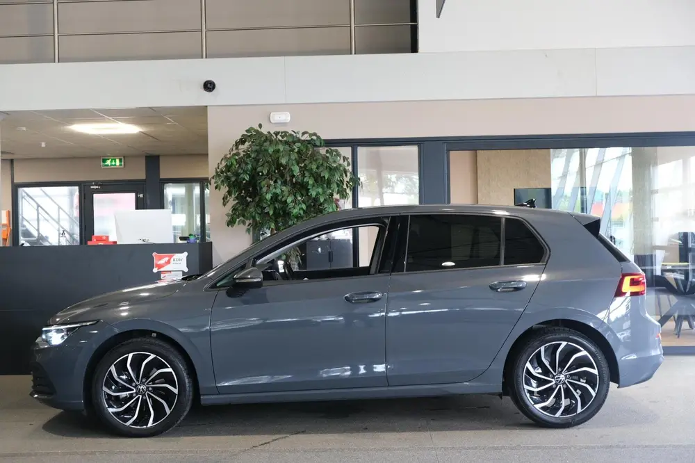 Volkswagen Golf 8 1.5 eTSI Style DSG 150pk Navi ACC PDC Cam uit 2021, foto 7