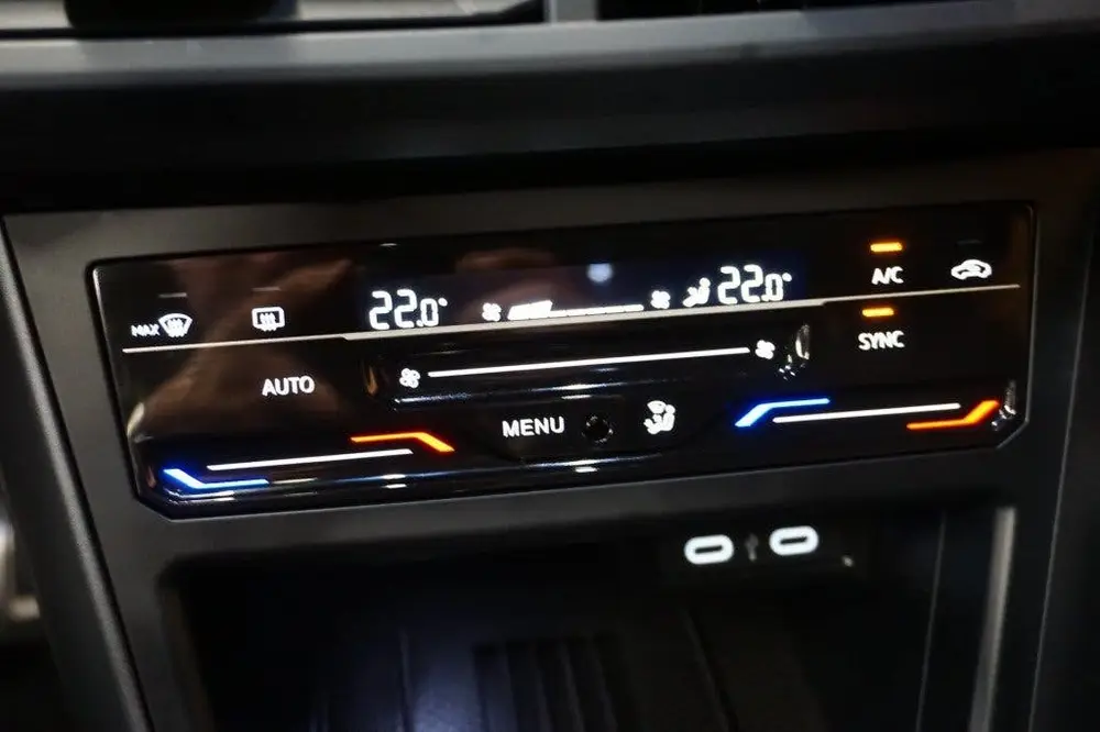 Volkswagen Taigo 1.0 TSI R-LINE Automaat / Panoramadak / Nav uit 2025, foto 16