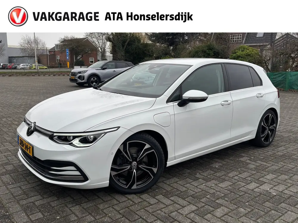 Volkswagen Golf 1.4 eHybrid Style | Cruise | Climate | Stoel uit 2022