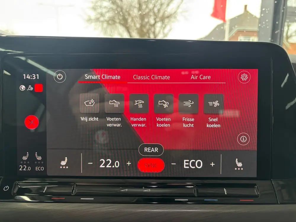 Volkswagen Golf 1.4 eHybrid Style | Cruise | Climate | Stoel uit 2022, foto 17