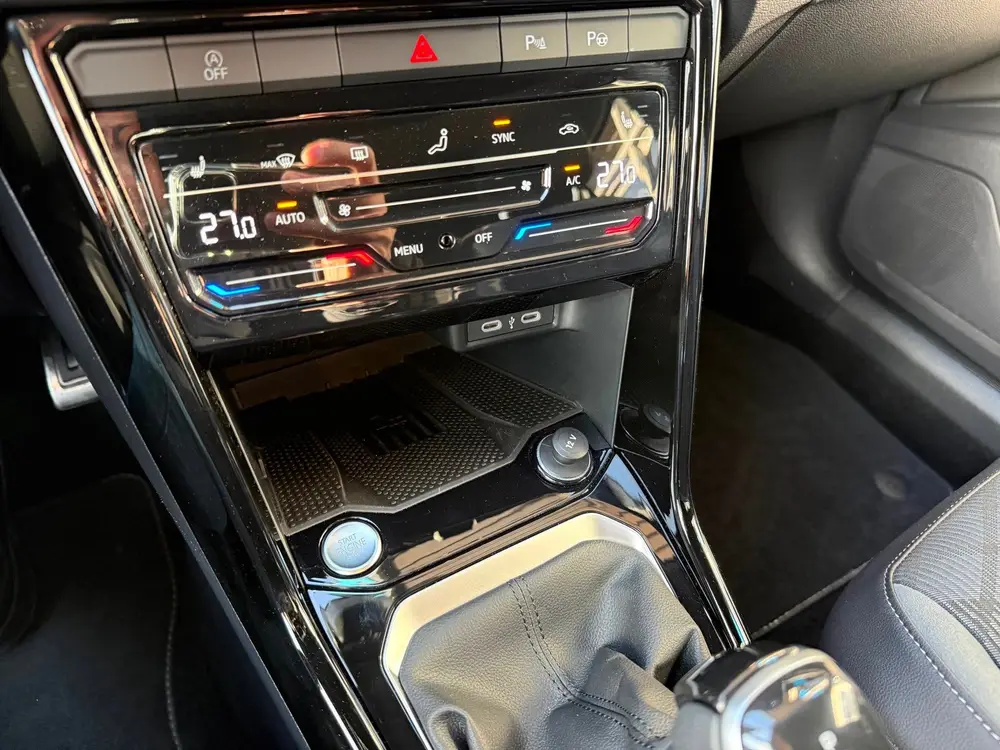Volkswagen T-Roc 1.5 TSI R-Line Edition 150PK / LED KOPLAMPE uit 2025, foto 14