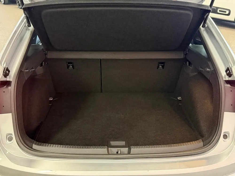 Volkswagen Taigo 1.0 TSI R-Line CAP-PLAY, CRUISE, PANORAMA uit 2024, foto 14