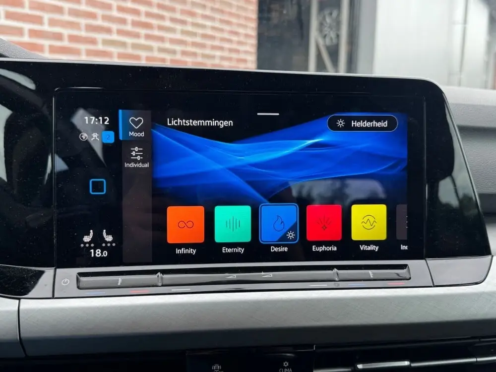 Volkswagen Golf 1.0 TSI | Life Business 5-Drs | Navi | Camer uit 2022, foto 18