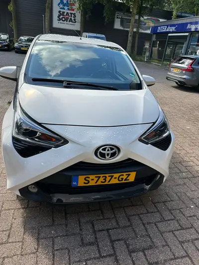 Toyota Aygo 1.0 Vvt-i 69pk 5D X-shift 2019 Wit uit 2019