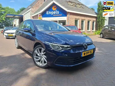 Volkswagen Golf 1.0 eTSI Life AUTOMAAT uit 2022