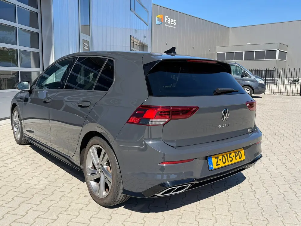Volkswagen Golf 1.5 eTSI R-Line Business , led, 2 x R- line uit 2021, foto 3