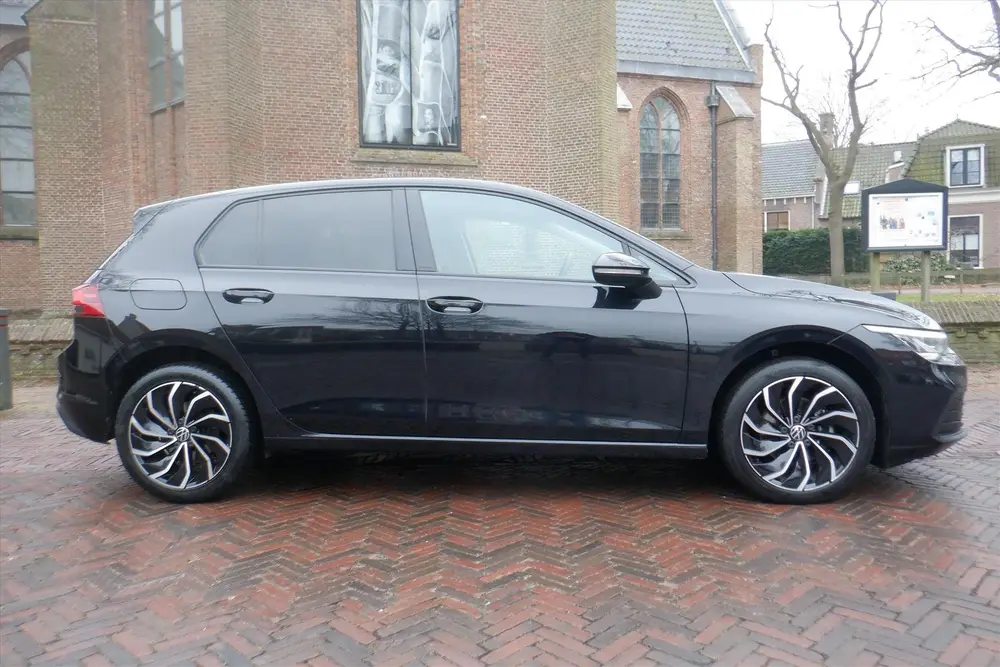 Volkswagen Golf 1.0 TSI 110pk Life Business-CAMERA-STOEL/STU uit 2022