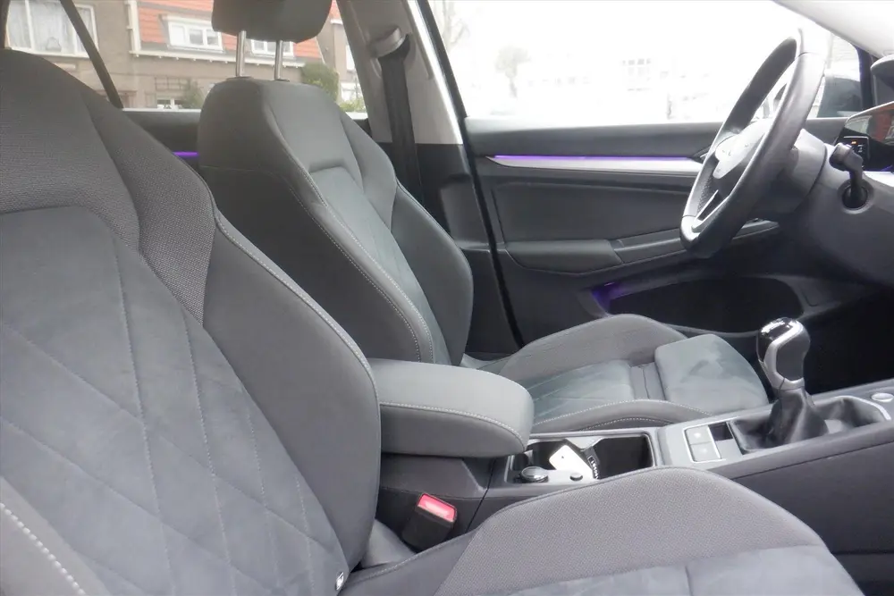 Volkswagen Golf 1.0 TSI 110pk Life Business-CAMERA-STOEL/STU uit 2022, foto 16