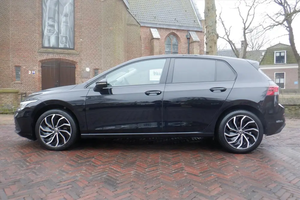 Volkswagen Golf 1.0 TSI 110pk Life Business-CAMERA-STOEL/STU uit 2022, foto 2