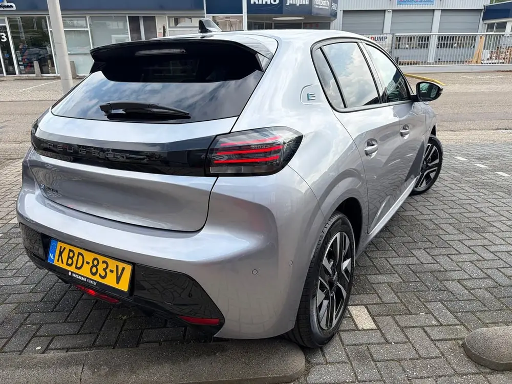 Peugeot 208 E-208 EV Allure Avantage 51 kWh NIEUW! (SOH) 98% uit 2025, foto 2