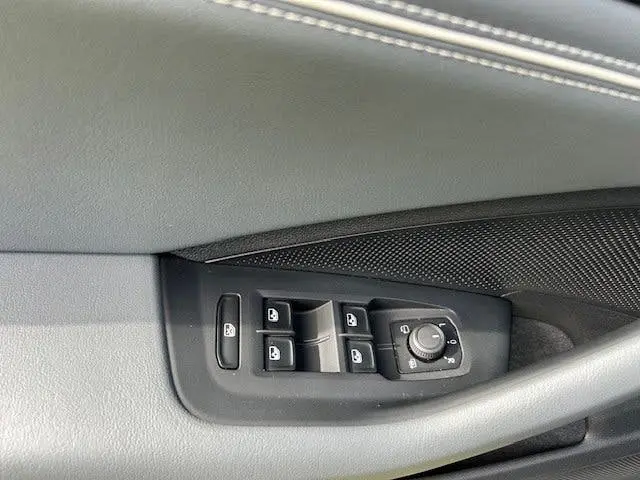 Volkswagen Passat Variant 1.5 eTSI Elegance Business uit 2024, foto 13