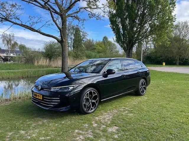 Volkswagen Passat Variant 1.5 eTSI Elegance Business uit 2024, foto 4