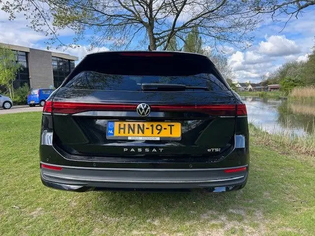 Volkswagen Passat Variant 1.5 eTSI Elegance Business uit 2024, foto 7