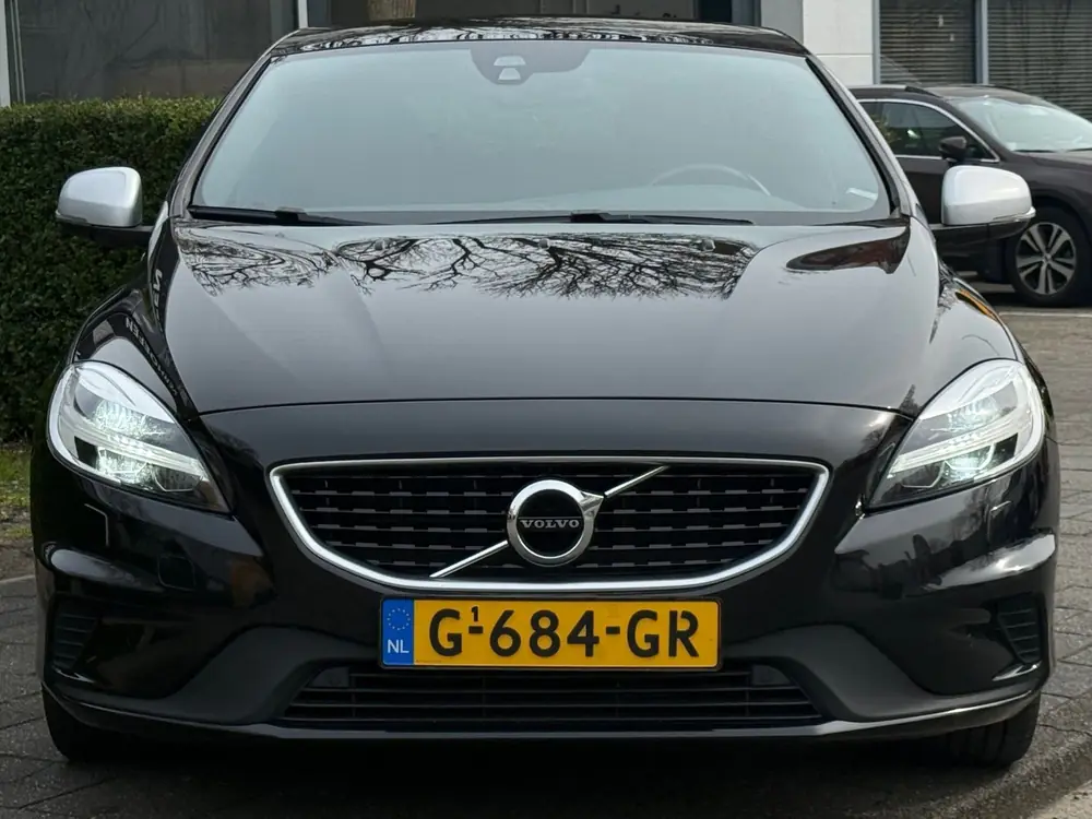 Volvo V40 1.5 T3 Polar+ Sport - AUTOMAAT - PANODAK - ZWART L uit 2019, foto 4