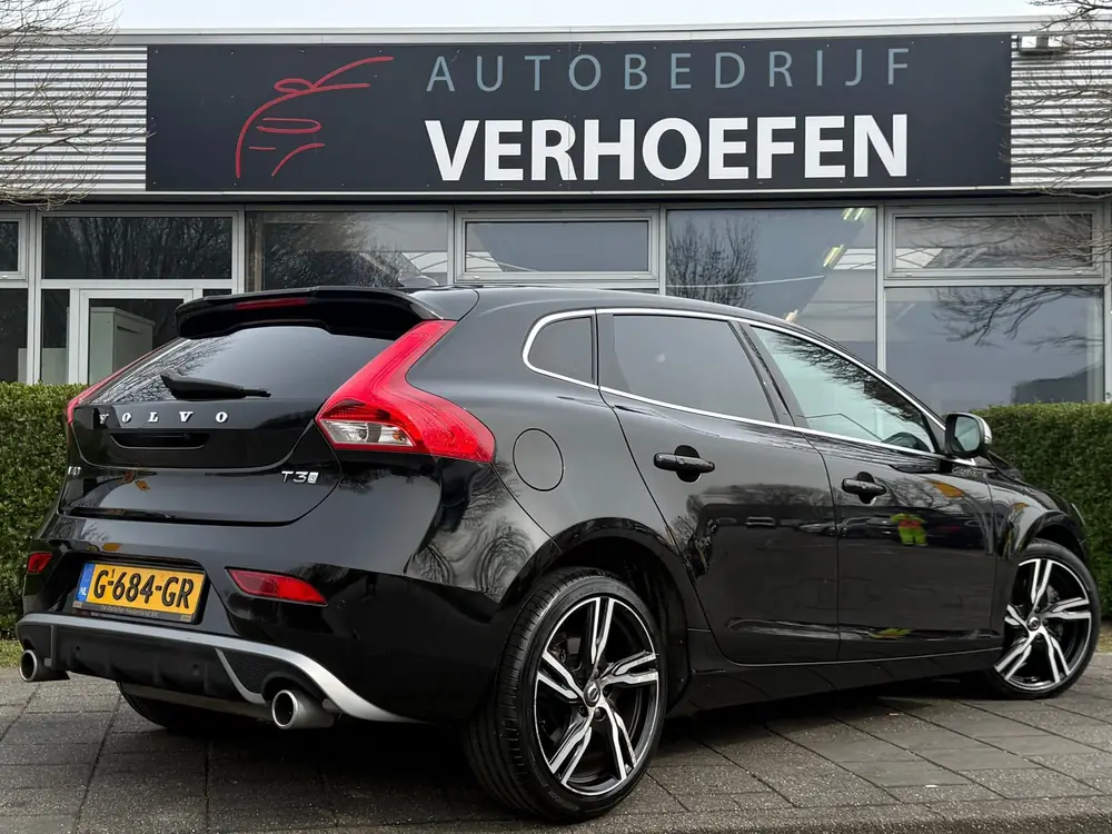 Volvo V40 1.5 T3 Polar+ Sport - AUTOMAAT - PANODAK - ZWART L uit 2019, foto 7