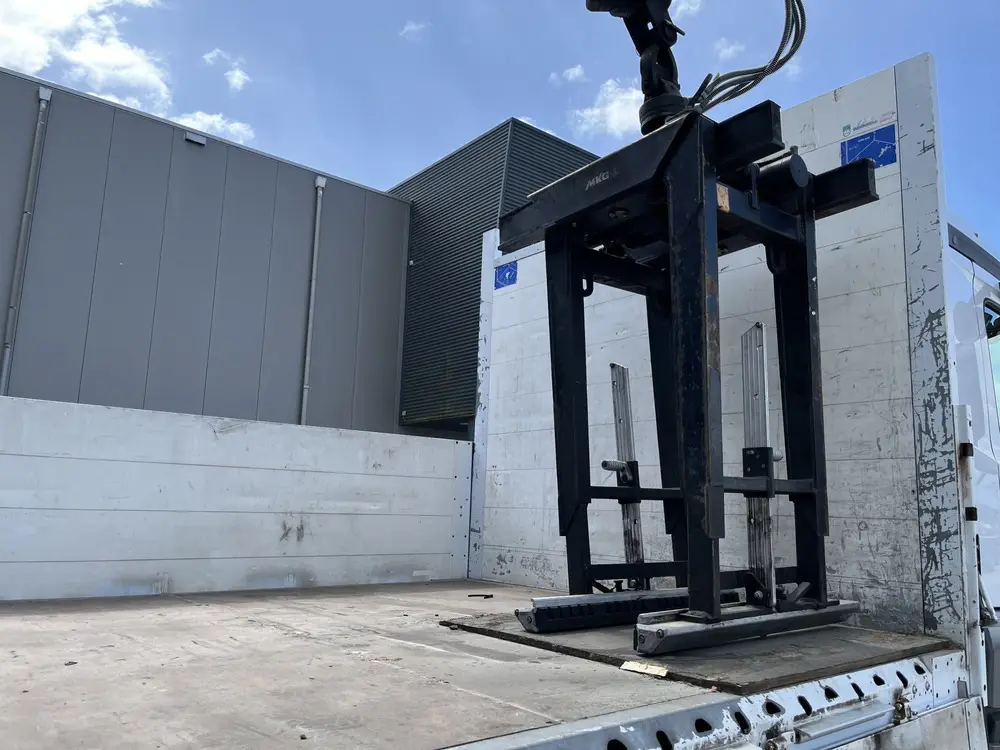 Mercedes-Benz Antos 2546 6X2 Bouwstoffenauto / Open laadbak uit 2019, foto 11