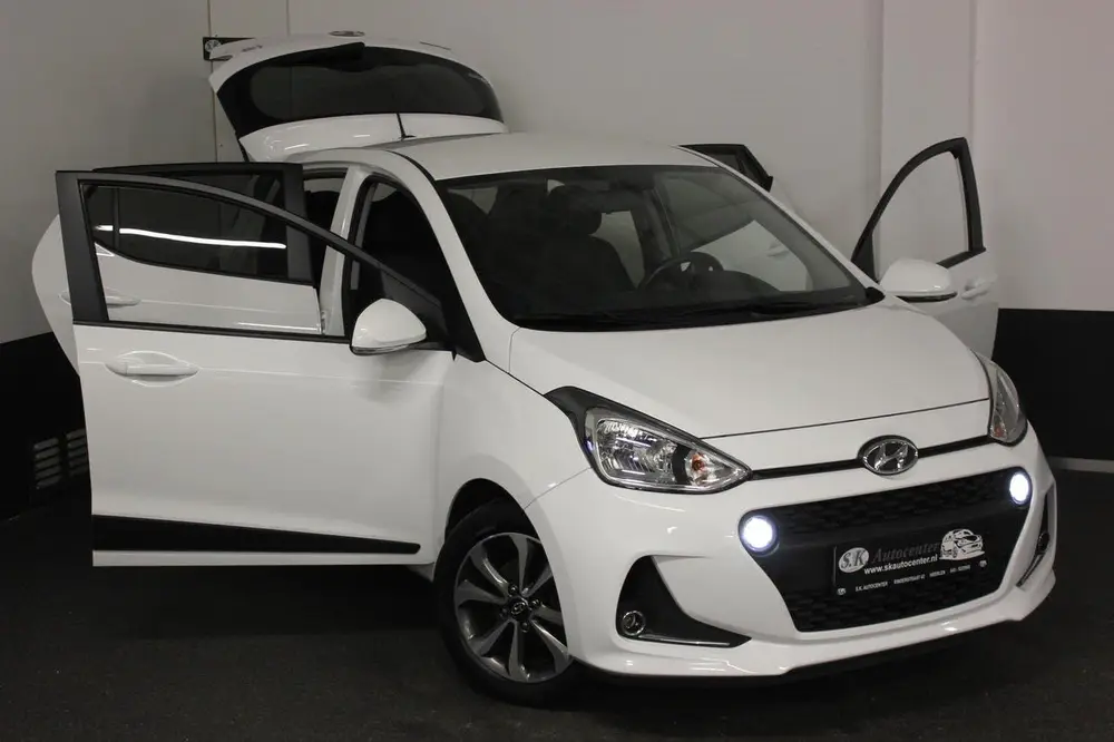Hyundai I10 STYLE 1.2*NAVI*STUUR+STOELVERWARMING 1E EIGEN uit 2019, foto 2