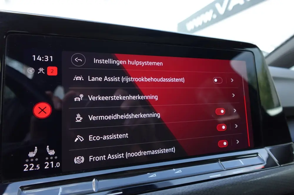Volkswagen Golf 2.0 TSI GTI CLUBSPORT PANO CAM uit 2022, foto 12