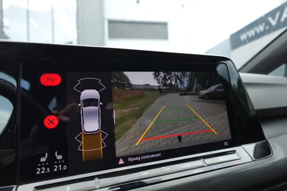 Volkswagen Golf 2.0 TSI GTI CLUBSPORT PANO CAM uit 2022, foto 15
