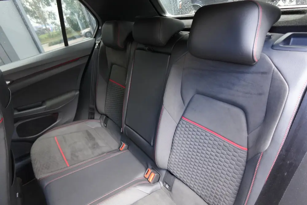 Volkswagen Golf 2.0 TSI GTI CLUBSPORT PANO CAM uit 2022, foto 5
