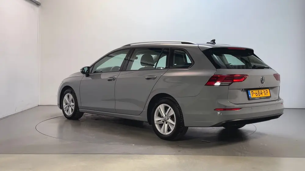 Volkswagen Golf Variant 1.0 eTSI DSG Life Sfeerverlichting N uit 2022, foto 6