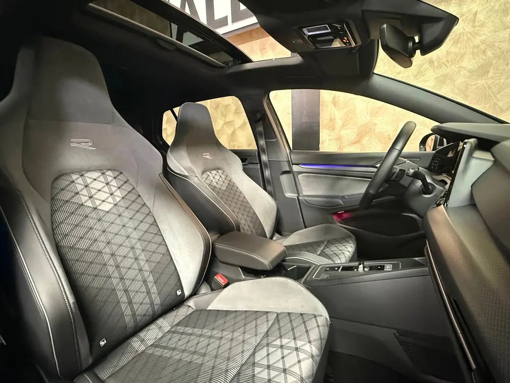 Volkswagen Golf 1.5 eTSI R-Line Edition | Pano | Keyless | C uit 2021, foto 12