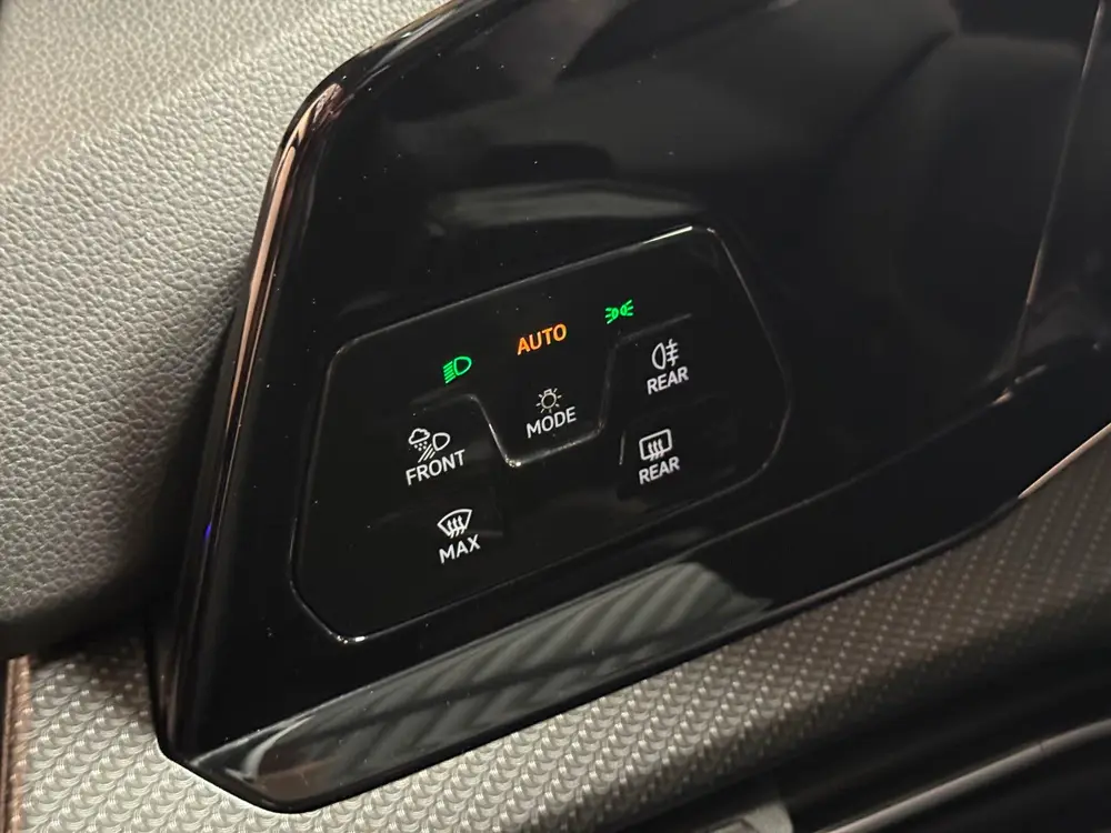 Volkswagen Golf 1.5 eTSI R-Line Edition | Pano | Keyless | C uit 2021, foto 17
