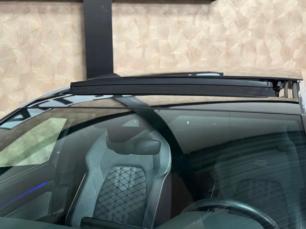 Volkswagen Golf 1.5 eTSI R-Line Edition | Pano | Keyless | C uit 2021, foto 4